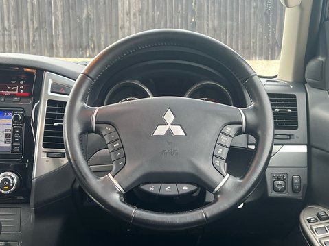 Mitsubishi Shogun DI-D SG3 33