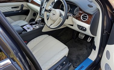 Bentley Bentayga 15