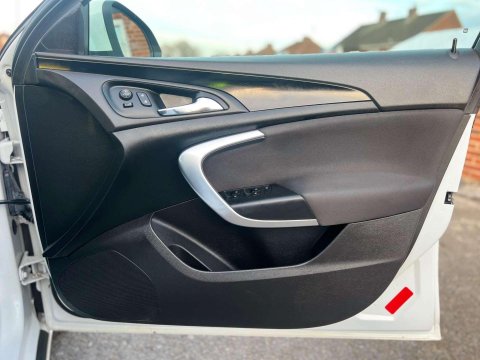 Vauxhall Insignia 2.0 CDTi SRi VX Line Nav Sports Tourer Euro 6 (s/s) 5dr 32