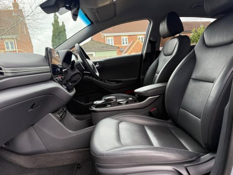 Hyundai IONIQ 38.3kWh Premium SE Auto 5dr 54