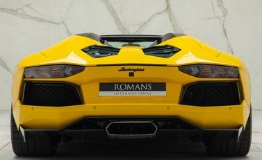 Lamborghini Aventador LP 700-4 ROADSTER 11