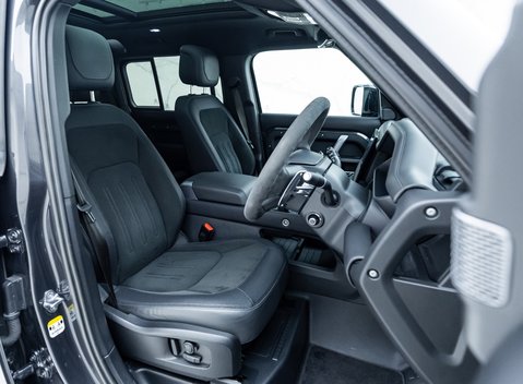Land Rover Defender 110 V8 CARPATHIAN EDITION 15