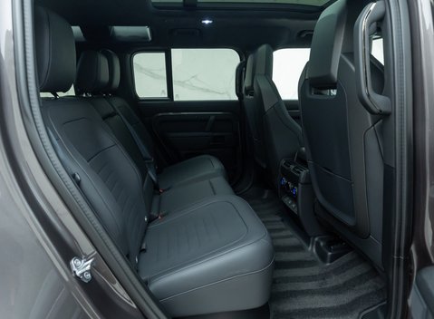 Land Rover Defender 110 OCTA 18