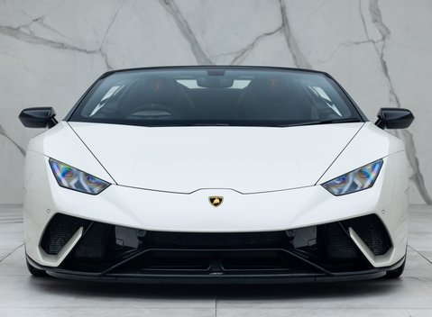 Lamborghini Huracan Spyder LP640-4 Performante 7
