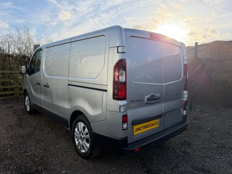 Renault Trafic 2.0 dCi Blue SL28 Sport L1 H1 Euro 6 (s/s) 5dr 7