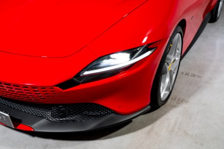 Ferrari Roma WARRANTY. PASSENGER DISPLAY. CARBON STEERING WHEEL. MAGNERIDE SUSPENSION. 41