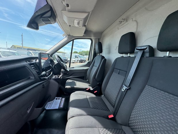 Ford Transit LWB L3H2 [SOLD KH] Medium Roof Trend 350 Air Con Alloys Sensors EURO 6 13