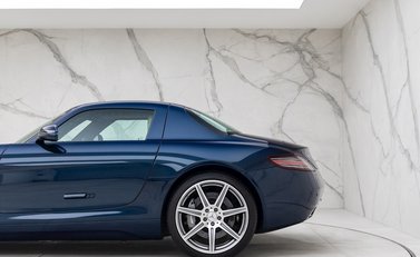Mercedes-Benz SLS AMG 25