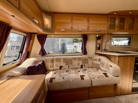 Bailey Unicorn Seville 16