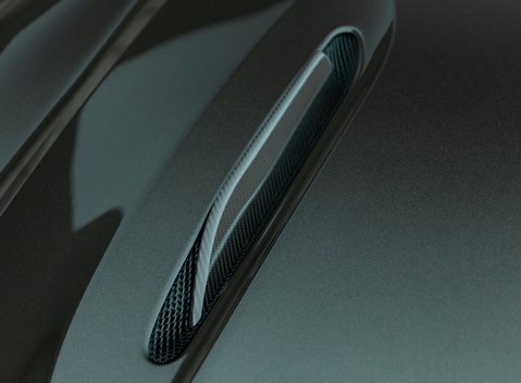 Aston Martin DBX 707 27