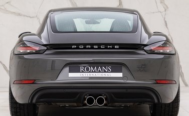 Porsche 718 Cayman 5