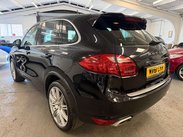 Porsche Cayenne 3.0 TD V6 SUV 5dr Diesel Tiptronic 4WD Euro 5 (s/s) (240 ps) 4