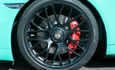Porsche 911 (991) Carrera GTS 10