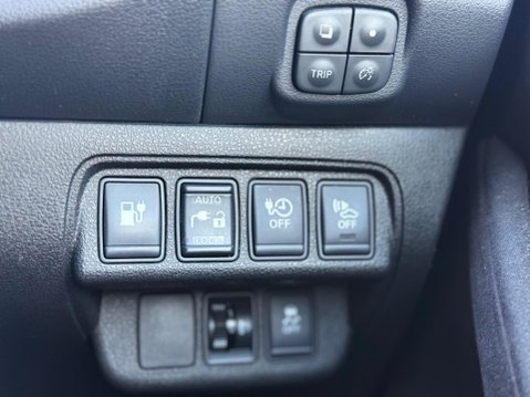 Nissan LEAF 24kWh Acenta Auto 5dr 25