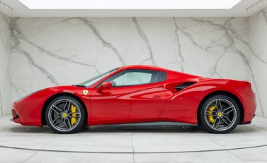 Ferrari 488 SPIDER 4