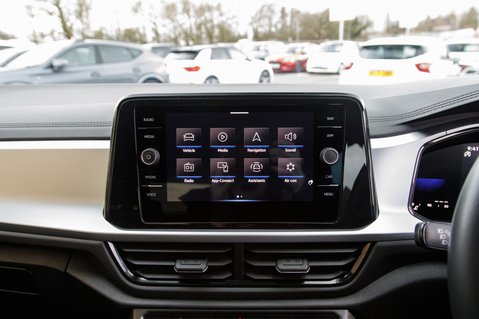 Volkswagen T-Roc LIFE TSI 22