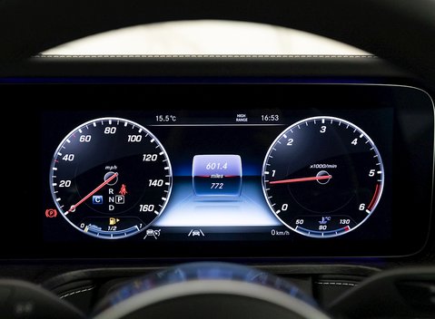 Mercedes-Benz G Series AMG Line Premium Plus 18