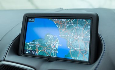 Aston Martin V12 Vantage Roadster 16