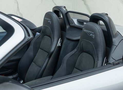 Porsche 718 SPYDER RS 36