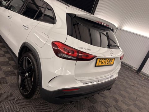 Mercedes-Benz GLA 2.0 GLA35 AMG (Premium) 8G-DCT 4MATIC Euro 6 (s/s) 5dr 44