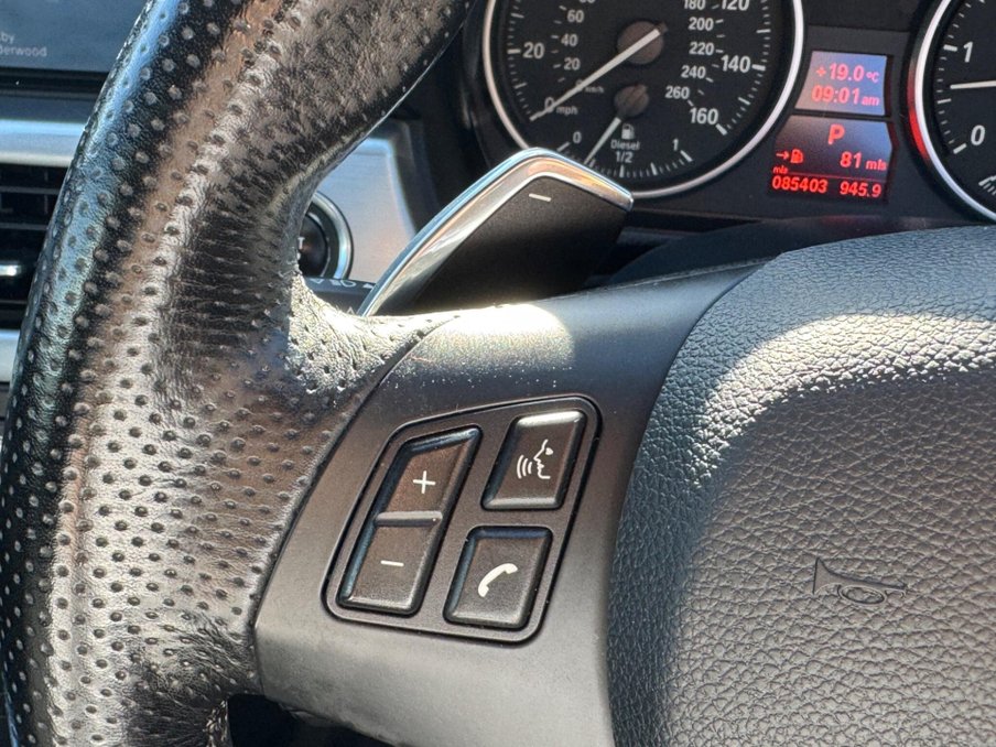 2012 BMW 3 Series — image 30