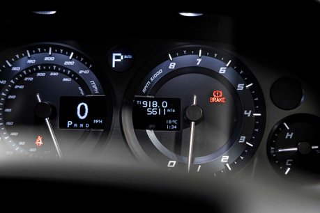 Aston Martin Vanquish V12. ONE OWNER. LOW MILEAGE. CARBON FIBRE INTERIOR. ONE-77 WHEEL. B & O. 30