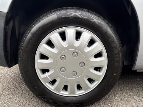 Peugeot Partner BLUEHDI PROFESSIONAL L1 13