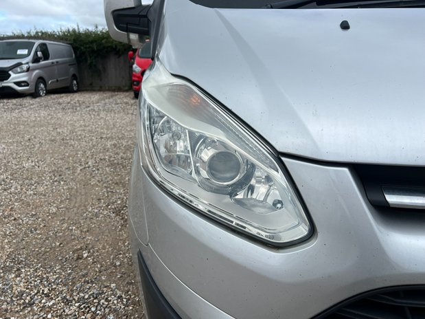Ford Transit Custom SWB L1H1 Low Roof Limited 270 Air Con Alloys Sensors EURO 6 NO VAT 22