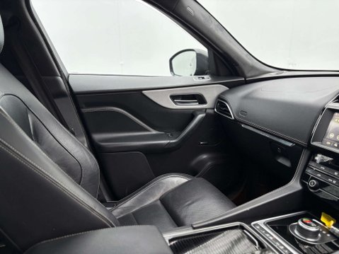 Jaguar F-Pace 2.0 F-Pace R-Sport AWD D Auto 4WD 5dr 19