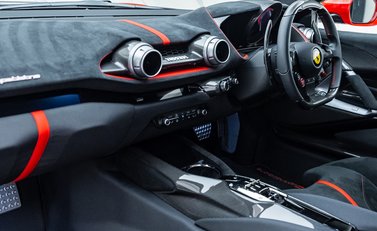 Ferrari 812 Competizione 23