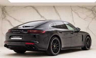 Porsche Panamera TURBO PDK 23
