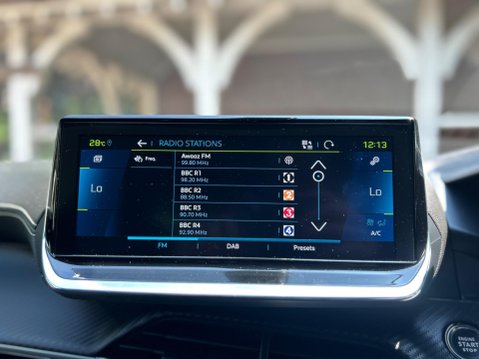 Peugeot 208 GT LINE 25