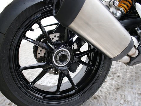 Triumph Speed Triple SPEED TRIPLE 1200 RR 27