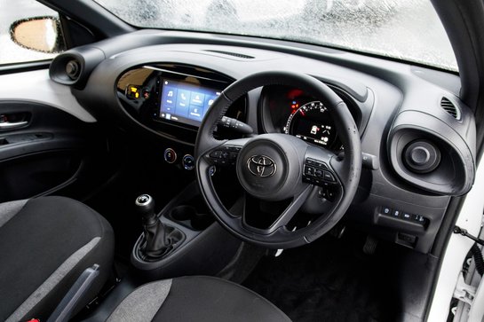 Toyota Aygo X VVT-I PURE