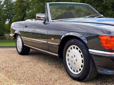 Mercedes-Benz SL Series 300 SL 13