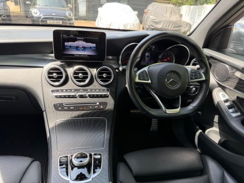 Mercedes-Benz GLC GLC 250 4MATIC AMG LINE 24