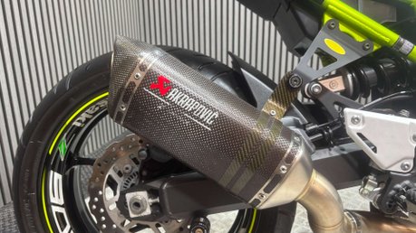 Kawasaki Z900 2019 69 PLATE FULL AKRAPOVIC ONLY 15K STUNNING NAKED BIKE 32