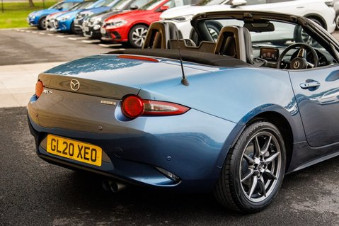 Mazda MX-5 SPORT 8