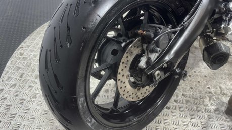 Yamaha MT-09 ABS 2020 ONLY 8K 2 OWNER AKRAPOVIC QUICKSHIFTER FSH 900CC NAKED 39