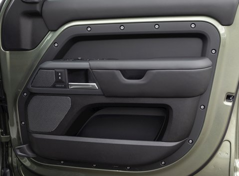 Land Rover Defender 110 X P400 24