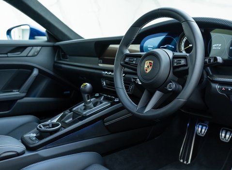 Porsche 911 GT3 Touring (992) 10