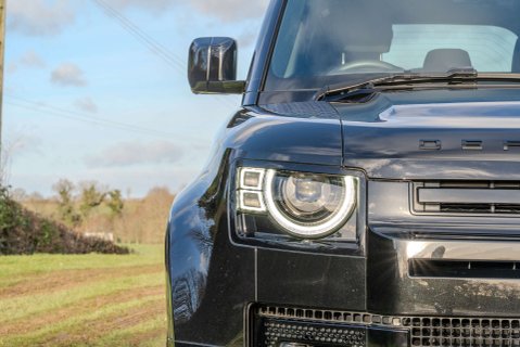 Land Rover Defender P400e XS Edition PHEV 24