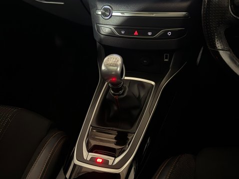 Peugeot 308 BLUE HDI S/S GT LINE 14