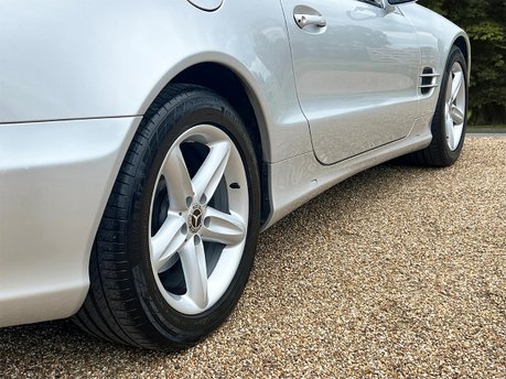 Mercedes-Benz SL Series SL350 26