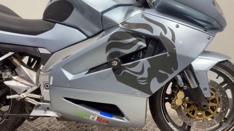 Aprilia Futura RSV 1000 2004 29K GOOD RUNNING TOURING COMMUTER BIKE 1000CC 30