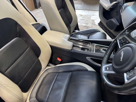 Jaguar F-Pace 3.0 F-PACE V6 S AWD D Auto 4WD 5dr 44