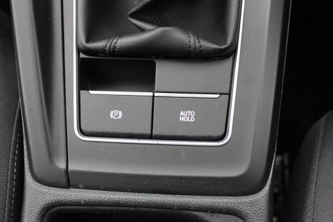 Volkswagen Golf 5dr 1.0 TSi Life 24