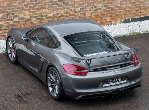 Porsche Cayman GT4 9