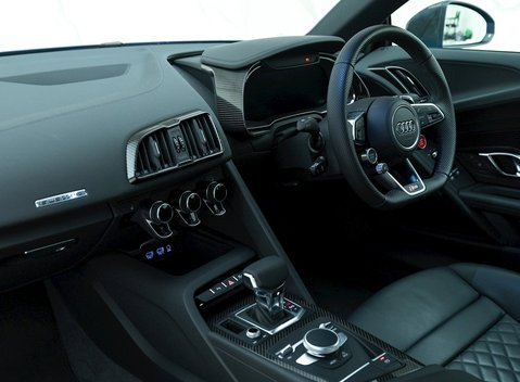 Audi R8 V10 Performance Carbon Black 13