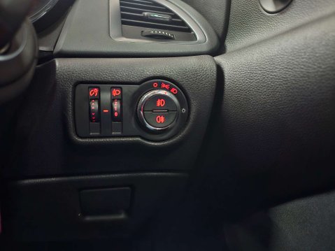 Vauxhall Astra 1.4 Astra GTC Limited Edition T S/S 3dr 37